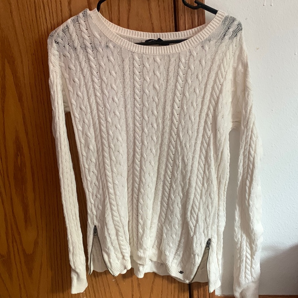 American Eagle sweater